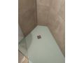 Receveur de douche sur mesure avec découpes et formes atypiques - ARCHITECT